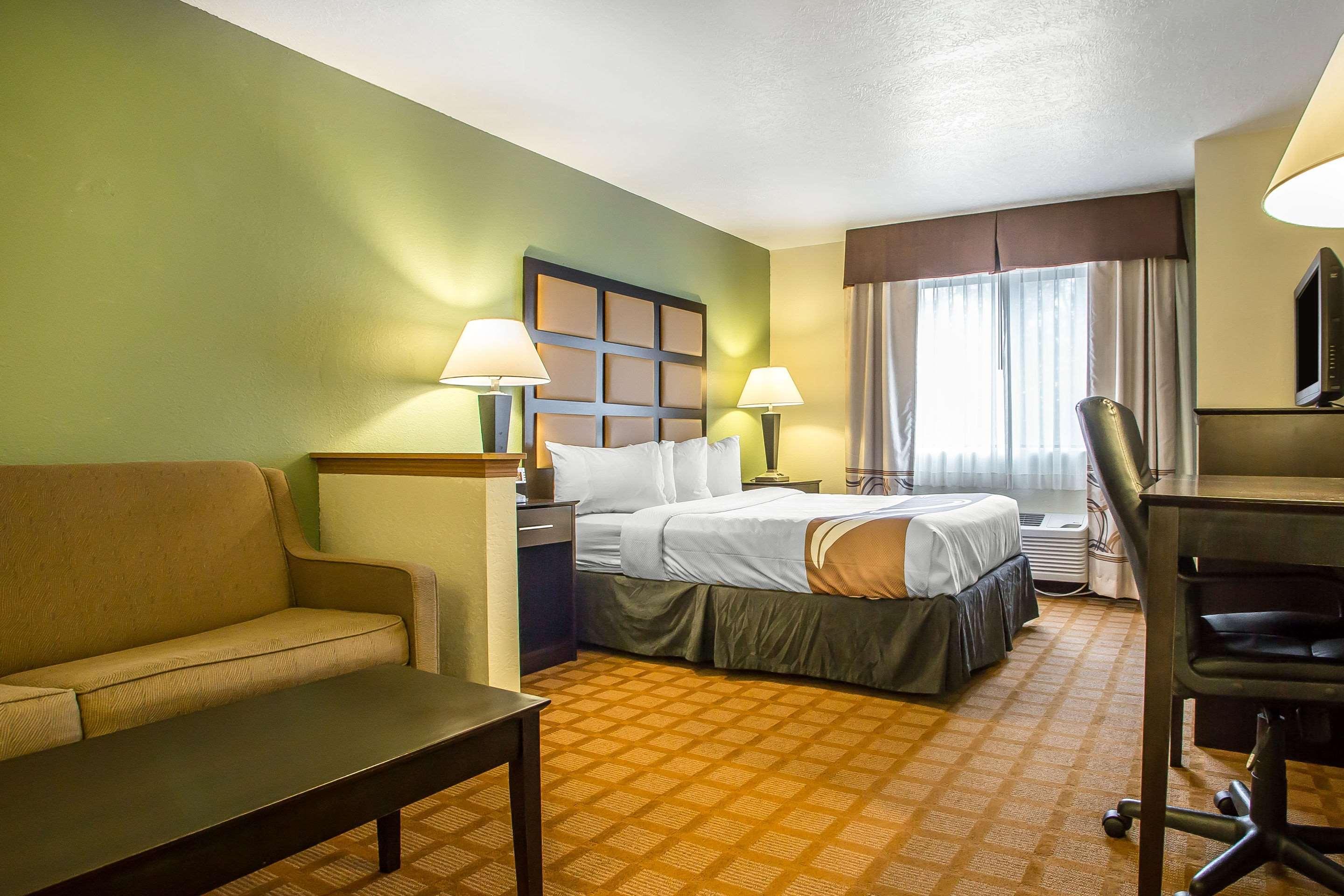 Quality Inn & Suites Marinette Exterior foto