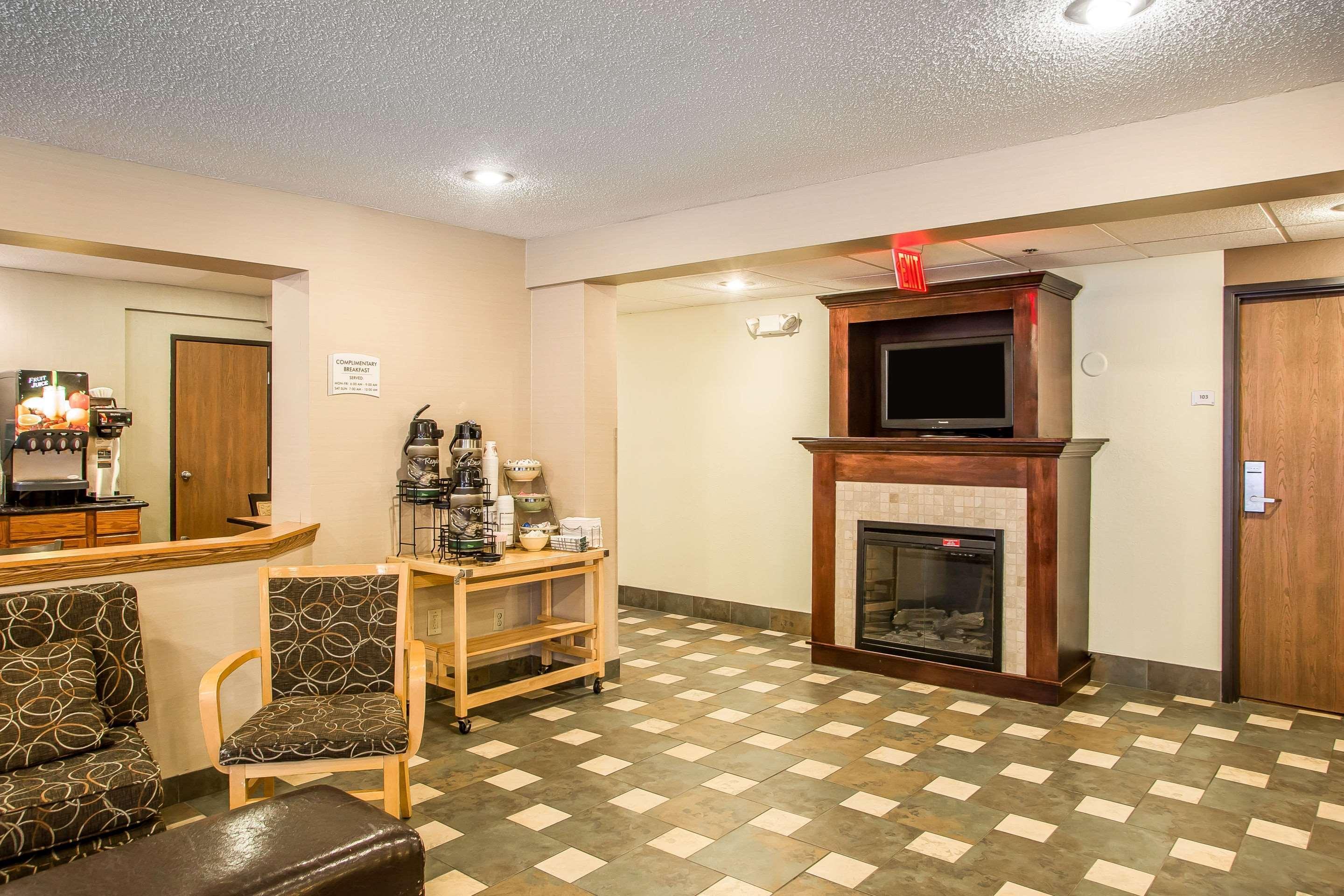 Quality Inn & Suites Marinette Exterior foto