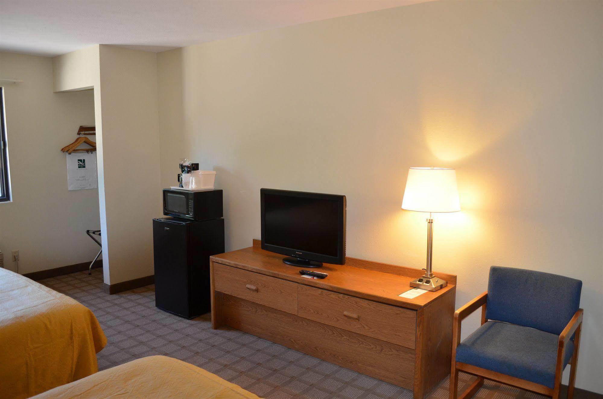 Quality Inn & Suites Marinette Cameră foto